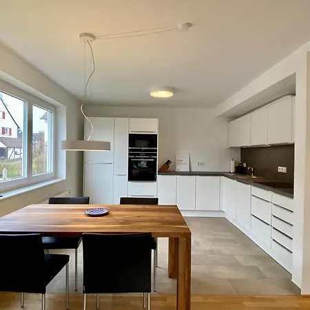Apartman Zoom - Stilvolle Mit Balkon In Ruhiger Umgebung